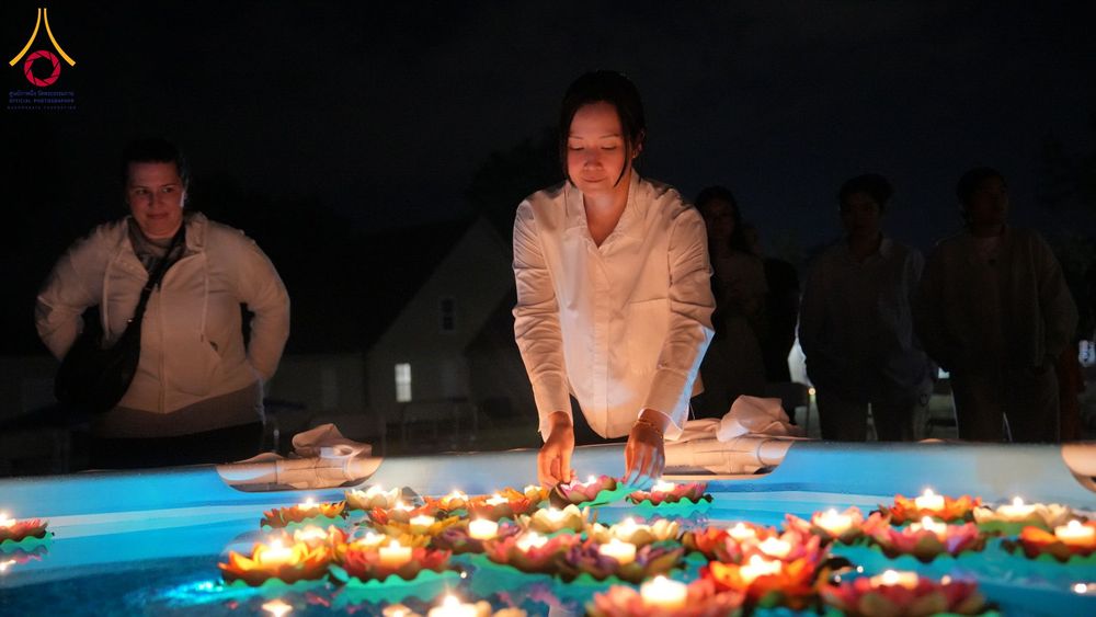 ภาพ No.326123:วันเสาร์ที่ 25 เมษายน พ.ศ.2569 จัดงาน CANDLELIGHT MEDITATION & VIGIL ณ วัดพระธรรมกายเทนเนสซี ประเทศสหรัฐอเมริกา
