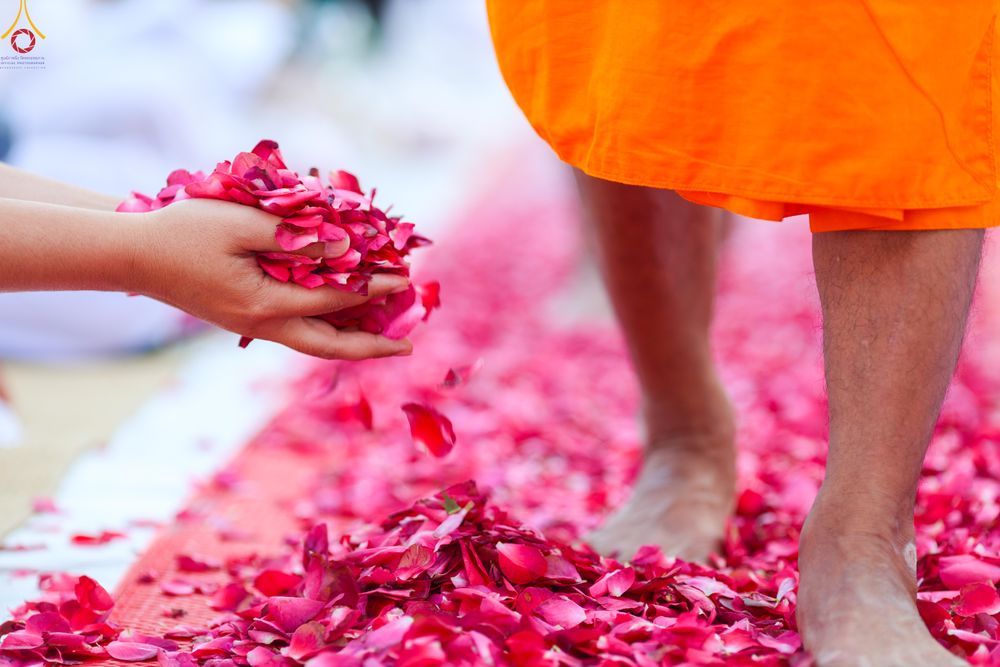 ภาพ No.292985:วันที่ 11 มกราคม พ.ศ. 2569 พิธีต้อนรับพระธรรมยาตรา ณ อนุสรณ์สถานลำดับที่ 3 (ภาพชุดที่ 2) สถานที่เกิดในเพศสมณะ วัดสองพี่น้อง อำเภอสองพี่น้อง จังหวัดสุพรรณบุรี ในโครงการธรรมยาตรา กตัญญูบูชา มหาปูชนียาจารย์ พระมงคลเทพมุนี(สด จนฺทสโร) พระผู้ปราบมาร อนุสรณ์สถ