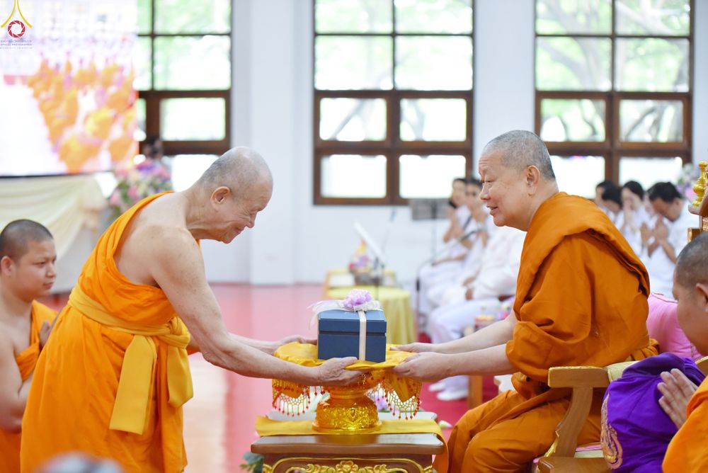 ภาพ No.328631:วันอังคารที่ 12 พฤษภาคม พ.ศ.2569 เจ้าประคุณสมเด็จพระมหารัชมงคลมุนี กรรมการมหาเถรสมาคม เจ้าคณะหนกลาง วัดไตรมิตรวิทยาราม วรวิหาร โปรดเมตตาเป็นองค์ประธาน พิธีเจริญพระพุทธมนต์ อายุวัฒนมงคล 98 ปี คุณแม่จุรี สุทธิผล ณ อาคารปลูกศรัทธา 2 วัดพระธรรมกาย