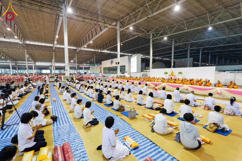 ภาพ No.306247:วันที่ 30 มกราคม พ.ศ. 2569 พิธีถวายภัตตาหารเป็นสังฆทาน แด่พระธรรมยาตรา ณ วัดพระธรรมกาย  จังหวัดปทุมธานี ในโครงการธรรมยาตรา กตัญญูบูชา มหาปูชนียาจารย์ พระมงคลเทพมุนี(สด จนฺทสโร) พระผู้ปราบมาร อนุสรณ์สถาน 7 แห่ง ปีที่ 14