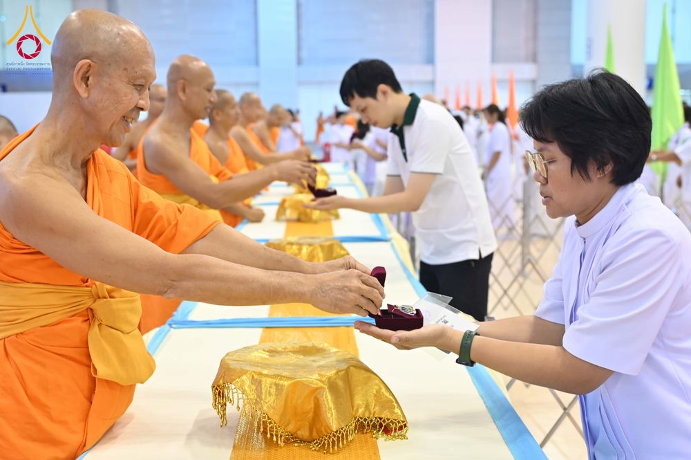 ภาพ No.308596:วันที่ 1 กุมภาพันธ์ พ.ศ. 2569 สัมมนาพิเศษ พิธีมอบพระราชเหล็ก ณ ห้องแก้วสารพัดนึก1 วัดพระธรรมกาย จ.ปทุมธานี