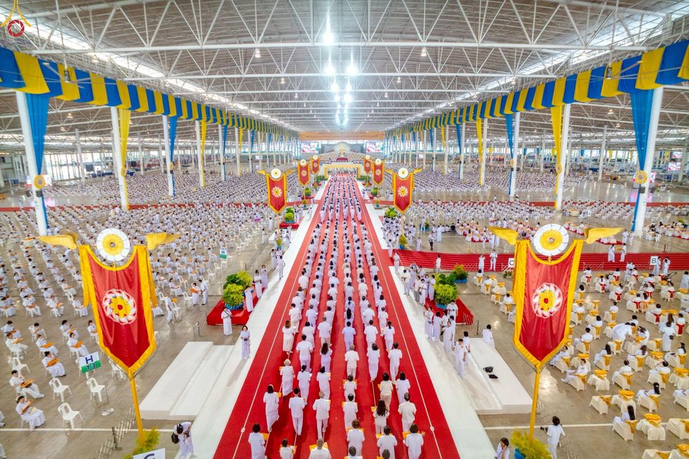 ภาพ No.251600:วันที่ 10 ตุลาคม พ.ศ. 2568 พิธีทอดผ้าป่าสมทบกฐินวัดพระธรรมกาย และสมทบกฐิน 30,000 กว่าวัดทั่วประเทศ ครั้งที่ 3 ณ สภาธรรมกายสากล วัดพระธรรมกาย