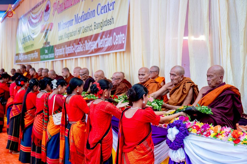 ภาพ No.257549:วันที่ 17 ตุลาคม พ.ศ. 2568 พิธีทอดกฐินสมทบวัดกัลยาณมิตรต่างประเทศ  บูชาธรรม 81 ปี หลวงพ่อธัมมชโย ณ ศูนย์ปฏิบัติธรรมไมตรีปูร์ เมืองคาร์การชารี ประเทศบังกลาเทศ 