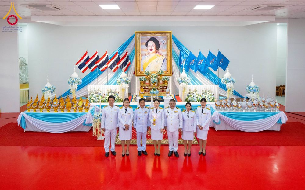 ภาพ No.237772:พิธีถวายเครื่องราชสักการะและวางพานพุ่ม และพิธีจุดเทียนถวายพระพรชัยมงคล เนื่องในโอกาสวันเฉลิมพระชนมพรรษา สมเด็จพระนางเจ้าสิริกิติ์ พระบรมราชินีนาถ พระบรมราชชนนีพันปีหลวง วันอังคารที่ 12 สิงหาคม พ.ศ. 2568  ณ อาคารปลูกศรัทธา 2 วัดพระธรรมกาย