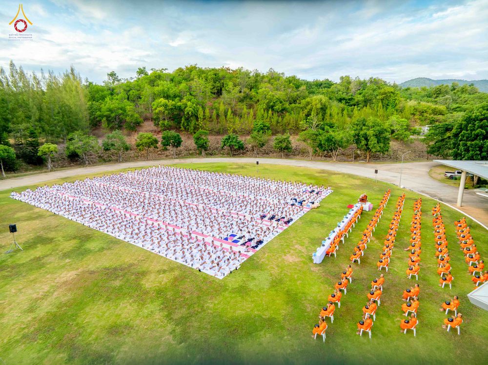 ภาพ No.341002:วันที่ 26 กรกฎาคม พ.ศ. 2569 โครงการพัฒนาคุณธรรม จริยธรรม สำหรับนักเรียนนายสิบตำรวจ (นสต.) รุ่นที่ 17 ศูนย์ฝึกอบรมตำรวจภูธรภาค 1 ได้จัดกิจกรรม ตักบาตรเพื่อน้อมอุทิศถวายเพื่อเป็นพระราชกุศลฯ  และปฏิบัติธรรม ติวธรรมมะ ณ ศูนย์ปฏิบัติธรรมเวิล์ดพีช วัลเล่ย์ (Wo
