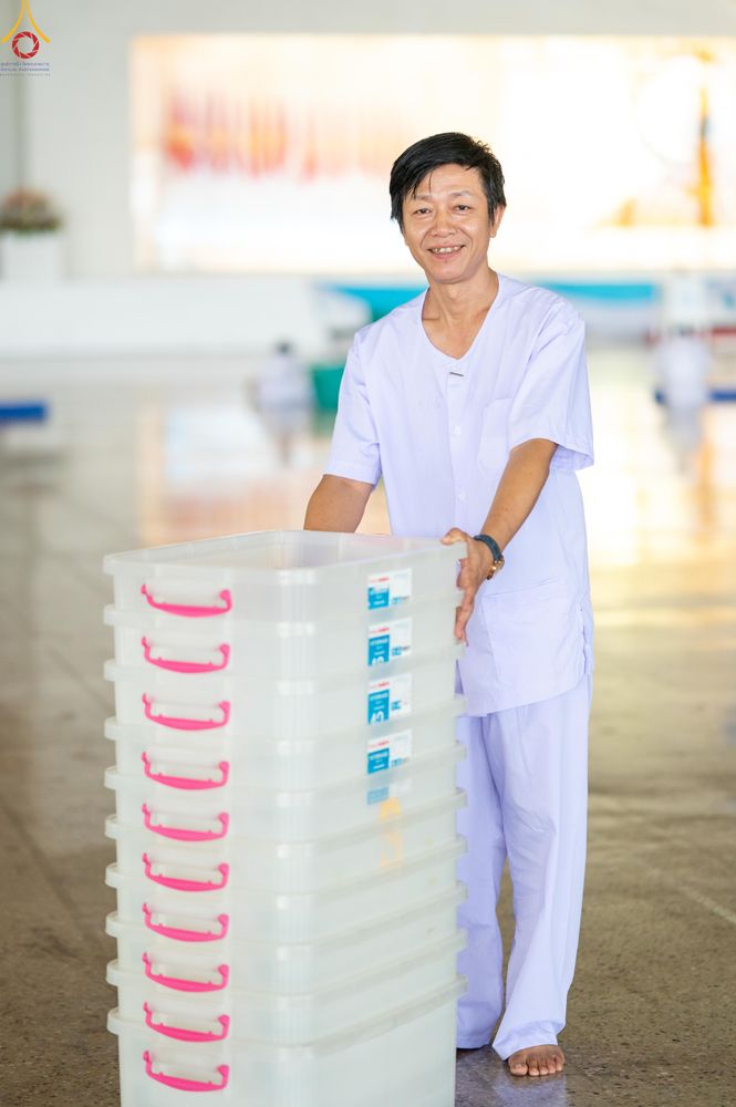 ภาพ No.318248:วันอาทิตย์ต้นเดือนที่ 5 เมษายน พ.ศ.2569 พิธีตักบาตร ณ บ้านแก้วเรือนทองคุณยายอาจารย์ฯ วัดพระธรรมกาย