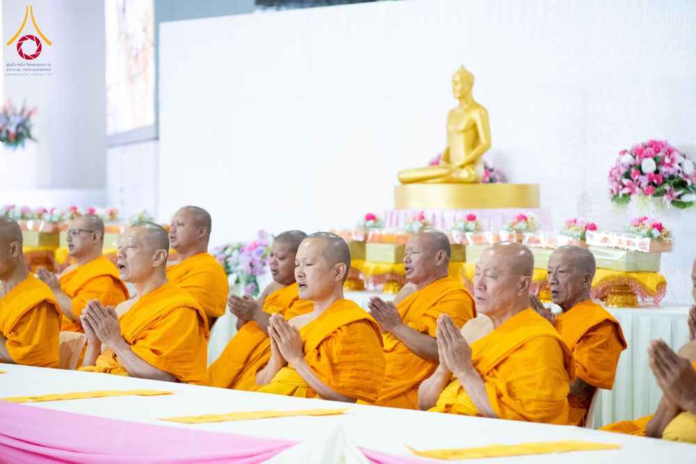 ภาพ No.287221:วันที่ 3 มกราคม พ.ศ.2569 พิธีถวายภัตตาหารเป็นสังฆทาน แด่พระธรรมยาตรา ณ วัดพระธรรมกาย  จังหวัดปทุมธานี ในโครงการธรรมยาตรา กตัญญูบูชา มหาปูชนียาจารย์ พระมงคลเทพมุนี(สด จนฺทสโร) พระผู้ปราบมาร อนุสรณ์สถาน 7 แห่ง ปีที่ 14