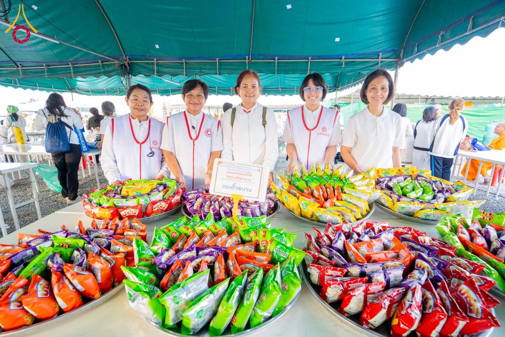 ภาพ No.301800:วันที่ 24 มกราคม พ.ศ. 2569 พิธีถวายภัตตาหารเป็นสังฆทาน แด่พระธรรมยาตรา ณ อนุสรณ์สถานบางปลา วัดบางปลา อำเภอบางเลน จังหวัดนครปฐม ในโครงการธรรมยาตรา กตัญญูบูชา มหาปูชนียาจารย์ พระมงคลเทพมุนี(สด จนฺทสโร) พระผู้ปราบมาร อนุสรณ์สถาน 7 แห่ง ปีที่ 14