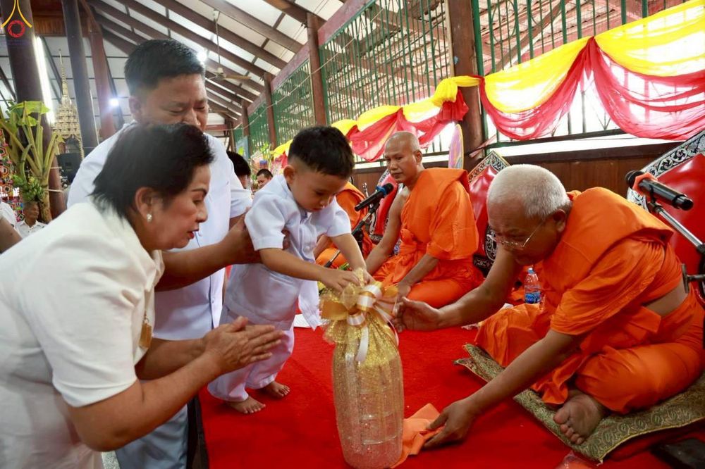 ภาพ No.282962:วันที่ 1 พฤศจิกายน พ.ศ.2568 พิธีทอดกฐินสามัคคีทั่วไทย 30,000 วัด  โดยคณะศิษยานุศิษย์ บูชาธรรม 81 ปี  หลวงพ่อธัมมชโย ณ วัดคีรีรัตนาราม อ.อู่ทอง จ.สุพรรณบุรี