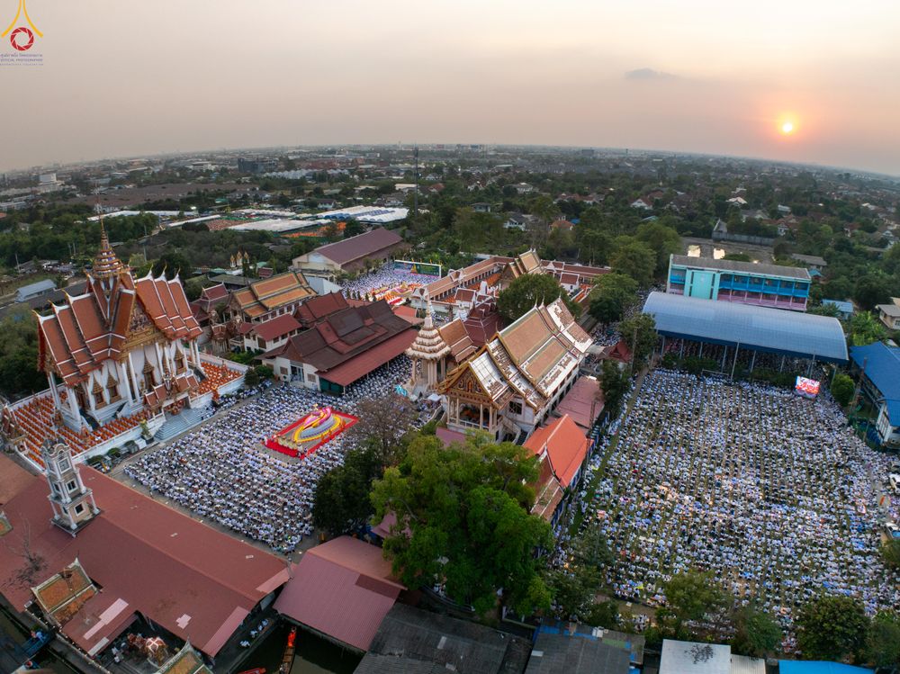 ภาพ No.296989:วันที่ 17 มกราคม พ.ศ. 2569 พิธีจุดประทีปถวายเป็นพุทธบูชา และบูชาธรรมมหาปูชนียาจารย์  ณ วัดโบสถ์บน ต.บางคูเวียง จ.นนทบุรี อนุสรณ์สถานลำดับที่ 4 สถานที่เกิดด้วยกายธรรม ในโครงการธรรมยาตรา กตัญญูบูชา มหาปูชนียาจารย์ พระมงคลเทพมุนี(สด จนฺทสโร) พระผู้ปราบมาร อ