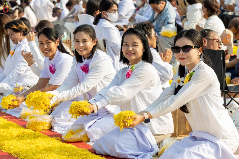 ภาพ No.299320:วันที่ 18 มกราคม พ.ศ. 2569 พิธีต้อนรับพระธรรมยาตรา ณ อนุสรณ์สถานลำดับที่ 5 สถานที่เผยแผ่วิชชาธรรมกายครั้งแรก อนุสรณ์สถานบางปลา วัดบางปลา อำเภอบางเลน จังหวัดนครปฐม ในโครงการธรรมยาตรา กตัญญูบูชา มหาปูชนียาจารย์ พระมงคลเทพมุนี(สด จนฺทสโร) พระผู้ปราบมาร อนุส