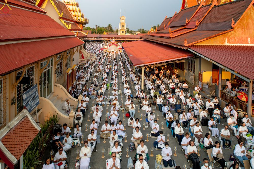 ภาพ No.296954:วันที่ 17 มกราคม พ.ศ. 2569 พิธีจุดประทีปถวายเป็นพุทธบูชา และบูชาธรรมมหาปูชนียาจารย์  ณ วัดโบสถ์บน ต.บางคูเวียง จ.นนทบุรี อนุสรณ์สถานลำดับที่ 4 สถานที่เกิดด้วยกายธรรม ในโครงการธรรมยาตรา กตัญญูบูชา มหาปูชนียาจารย์ พระมงคลเทพมุนี(สด จนฺทสโร) พระผู้ปราบมาร อ