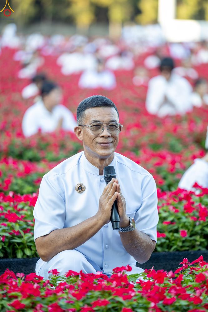 ภาพ No.280911:วันที่ 28 ธันวาคม พ.ศ.2568 กิจกรรมเก็บดอกแพงรวย ณ ทุ่งสวรรค์ตะวันฉาย วัดพระธรรมกาย