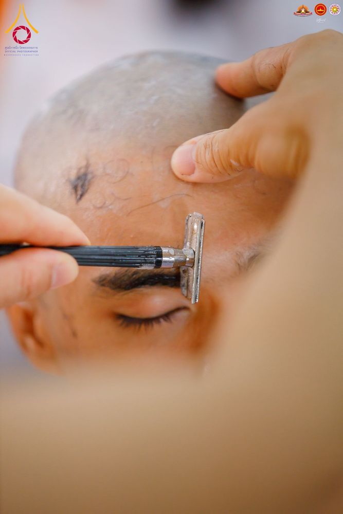 ภาพ No.284498:วันพุธที่ 17  ธันวาคม พ.ศ.2568  พิธีปลงผมนาคธรรมทายาท  โครงการบรรพชาสามเณรและบวชอุบาสิกาแก้ว  ณ วิทยาลัยศรีวิจายา (Sekolah Tinggi Agama Buddha Negeri Sriwijaya) เมืองตังเกอรัง จังหวัดบันเตน ประเทศอินโดนีเซีย