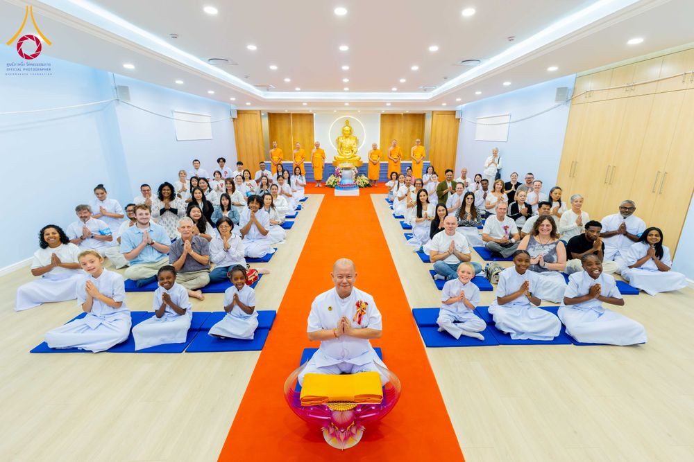 ภาพ No.313311:วันอาทิตย์ที่ 8 มีนาคม พ.ศ. 2569 พิธีสมโภชรูปเหมือนพระมงคลเทพมุนี (สด จนฺทสโร) และพิธีทอดผ้าป่าสามัคคีเพื่อสร้างวิหารพระมงคลเทพมุนี ณ วัดพุทธเคปทาวน์ ประเทศแอฟริกาใต้