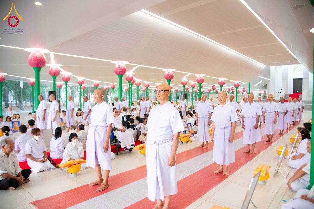 ภาพ No.298133:วันเสาร์ที่ 17 มกราคม พ.ศ. 2569 พิธีบรรพชาอุปสมบท โครงการอุปสมบทหมู่ บูชาธรรมครบ 117 ปี คุณยายอาจารย์มหารัตนอุบาสิกาจันทร์ ขนนกยูง  ณ อุโบสถพระไตรปิฎก วัดพระธรรมกาย