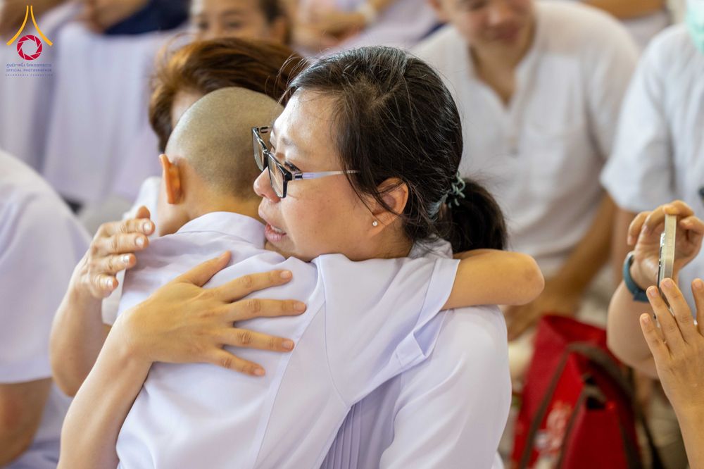 ภาพ No.319611:วันเสาร์ที่ 4 เมษายน พ.ศ.2569 พิธีขอขมา มอบผ้าไตร และถวายบาตรแด่นาคธรรมทายาท ในโครงการบรรพชาสามเณรฟื้นฟูพระพุทธศาสนาทั่วไทย โครงการหน่อแก้วเปรียญธรรม รุ่นที่ 14 โครงการสามเณรยุวธรรมทายาท รุ่นที่ 34 โครงการสามเณรมัชฌิมธรรมทายาท รุ่นที่ 30 ณ สภาธรรมกายสากล