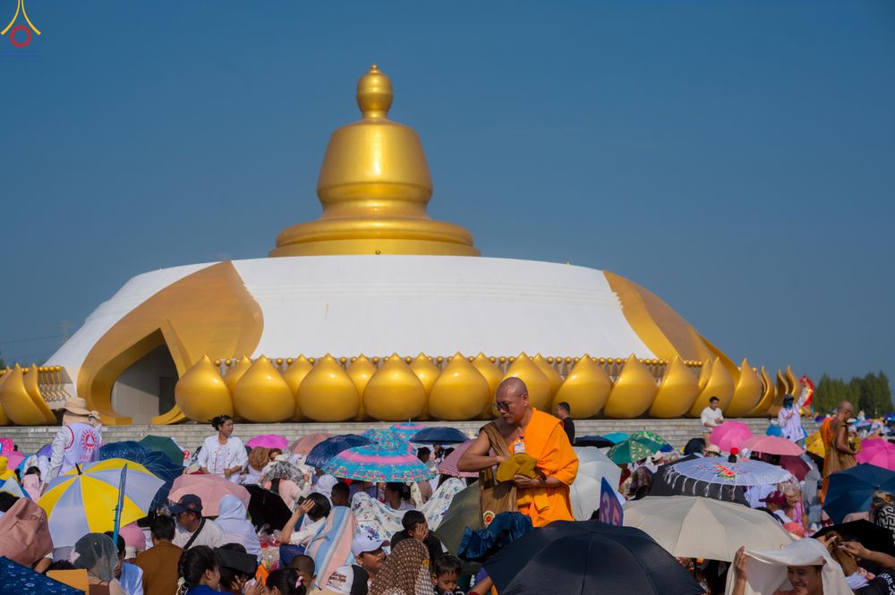 ภาพ No.301524:ภาพเบื้องหลังอาสาสมัครรวมใจ ชุดที่ 4 ในโครงการธรรมยาตรา กตัญญูบูชา มหาปูชนียาจารย์ พระมงคลเทพมุนี(สด จนฺทสโร) พระผู้ปราบมาร อนุสรณ์สถาน 7 แห่ง ปีที่ 14