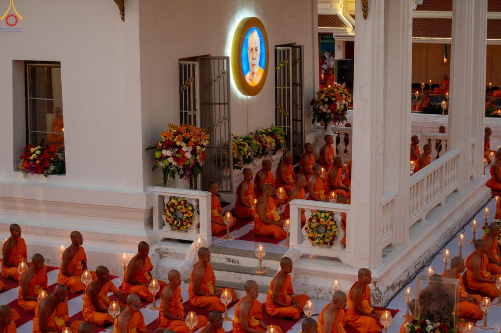 ภาพ No.297236:วันที่ 17 มกราคม พ.ศ. 2569 พิธีจุดประทีปถวายเป็นพุทธบูชา และบูชาธรรมมหาปูชนียาจารย์ (ภาพชุดที่ 2) ณ วัดโบสถ์บน ต.บางคูเวียง จ.นนทบุรี อนุสรณ์สถานลำดับที่ 4 สถานที่เกิดด้วยกายธรรม ในโครงการธรรมยาตรา กตัญญูบูชา มหาปูชนียาจารย์ พระมงคลเทพมุนี(สด จนฺทสโร) พร