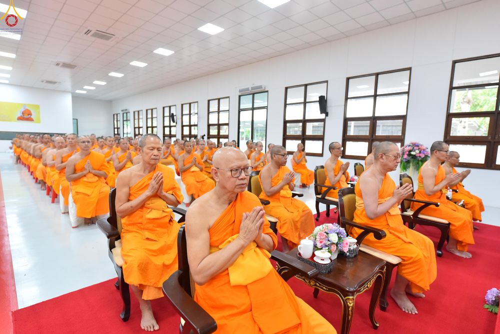 ภาพ No.328599:วันอังคารที่ 12 พฤษภาคม พ.ศ.2569 เจ้าประคุณสมเด็จพระมหารัชมงคลมุนี กรรมการมหาเถรสมาคม เจ้าคณะหนกลาง วัดไตรมิตรวิทยาราม วรวิหาร โปรดเมตตาเป็นองค์ประธาน พิธีเจริญพระพุทธมนต์ อายุวัฒนมงคล 98 ปี คุณแม่จุรี สุทธิผล ณ อาคารปลูกศรัทธา 2 วัดพระธรรมกาย
