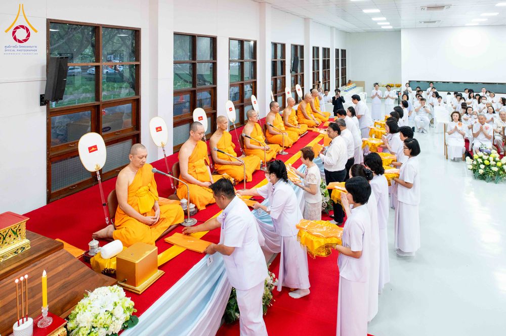 ภาพ No.314687:วันเสาร์ที่ 21 มีนาคม พ.ศ. 2569 พิธีบำเพ็ญกุศล คุณพ่อณรงค์ จินตมากุล  สิริอายุ 99 ปี 11 เดือน โยมบิดา พระครูปลัดรัตนวีรวัฒน์ (รังสฤษดิ์ อิทฺธิจินตโก) ที่ปรึกษาเจ้าคณะจังหวัดปทุมธานี เจ้าอาวาสวัดพระธรรมกาย  ณ ห้องปลูกศรัทธา 2 วัดพระธรรมกาย ปทุมธานี