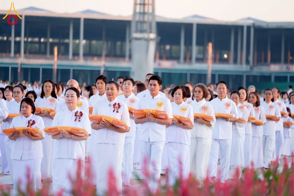 ภาพ No.276617:วันเสาร์ที่ 6 ธันวาคม  พ.ศ. 2568 พิธีเวียนประทักษิณและพิธีวันทาเจดีย์ โครงการอุปสมบทบูชาธรรมมหาปูชนียาจารย์ ประจำปี พ.ศ.2568 โครงการบวชพระนานาชาติ AEC และ WAB รุ่น CEO (นักบริหาร) รุ่นที่ 5 ณ มหาธรรมกายเจดีย์ วัดพระธรรมกาย