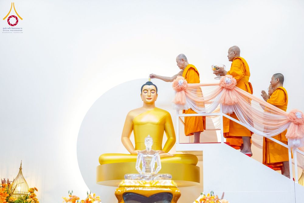 ภาพ No.254803:วันที่ 15 ตุลาคม พ.ศ. 2568 พิธีบรรจุพระบรมสารีริกธาตุภายในพระเกตุองค์พระประธาน สมโภชพระประธาน พระธรรมกาย ณ ศูนยอบรมเยาวชนกาญจนบุรี