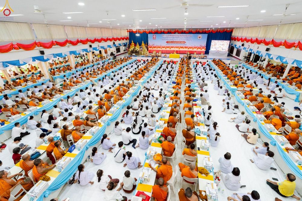 ภาพ No.233534:วันจันทร์ที่ 7 กรกฎาคม พ.ศ. 2568 จังหวัดบุรีรัมย์รวมใจ สัมมนาคณะสงฆ์ เพื่อฟื้นฟูพระพุทธศาสนา  โครงการทอดกฐินสามัคคีทั่วไทย 30,000 วัด ประจำปีพุทธศักราช 2568 และพิธีถวายมหาสังฆทาน 300 กว่าวัด โดยคณะศิษยานุศิษย์ บูชาธรรม 81 ปี หลวงพ่อธัมมชโย  ณ วัดกลาง พระ