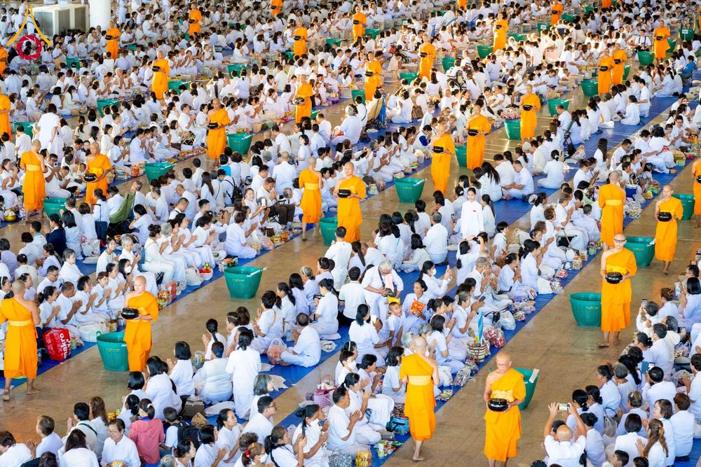 ภาพ No.277002:วันอาทิตย์ที่ 7 ธันวาคม พ.ศ. 2568 พิธีตักบาตรอาทิตย์ต้นเดือน ณ บ้านแก้วเรือนทองคุณยายฯ วัดพระธรรมกาย