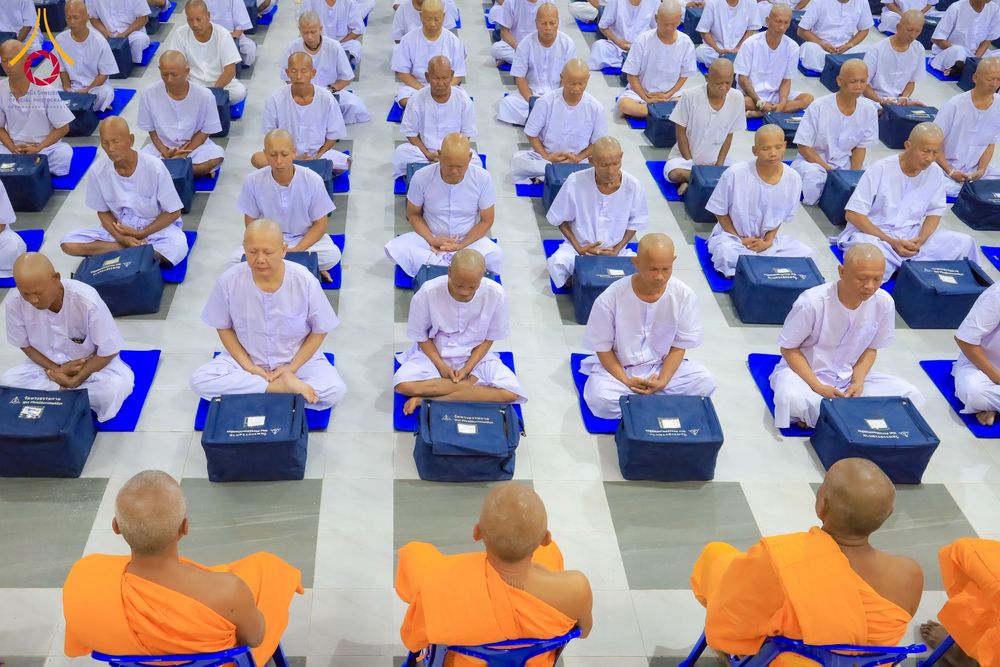 ภาพ No.275961:วันที่ 26-30 พฤศจิกายน พ.ศ. 2568 ทีมพระพี่เลี้ยงตั้งรับ รายงานตัวโครงการบวชบูชาธรรมมหาปูชนียาจารย์ ณ ศูนย์ปฏิบัติธรรมบุรีรัมย์