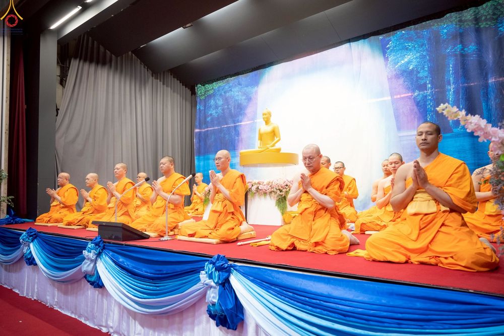 ภาพ No.256048:วันที่ 12 ตุลาคม พ.ศ. 2568 พิธีทอดกฐินวัดพระธรรมกายสวิตเซอร์แลนด์  ณ หอประชุมโรงเรียน Obergoldbach เมือง Bern ประเทศสวิตเซอร์แลนด์