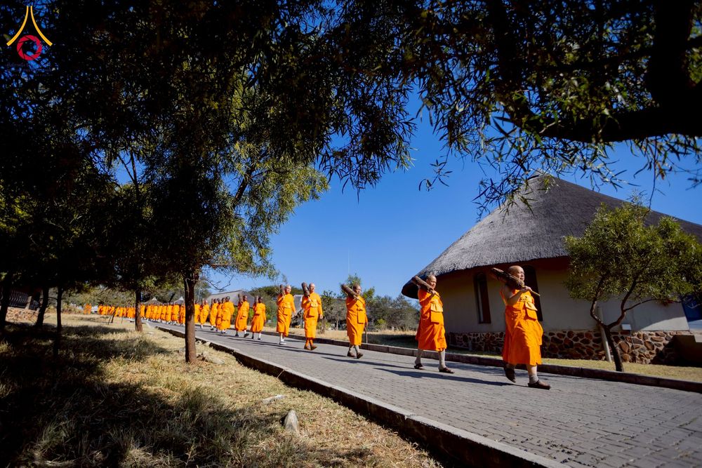 ภาพ No.232847:วันที่ 1 กรกฏาคม พ.ศ. 2568 Dhammayatra in South Africa 2025 ธรรมยาตราแอฟริกาใต้ — เส้นทางแห่งสติ สมาธิ และปัญญา ธรรมทายาทที่ได้อบรมโครงการบรรพชาอุปสมบทหมู่ครั้งที่ 2 ณ วัดพระธรรมกายโจฮันเนสเบิร์ก ประเทศแอฟริกาใต้