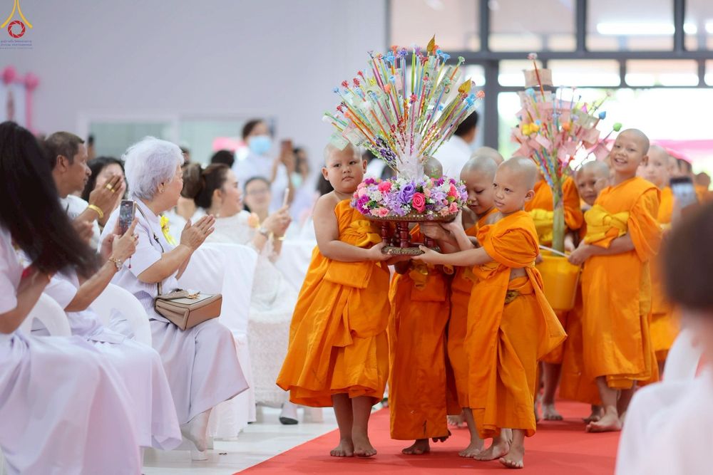 ภาพ No.272283:วันเสาร์ที่ 1 พฤศจิกายน พ.ศ. 2568 พิธีทอดกฐินสามัคคี สร้างกุฏิหมู่สามเณร ณ ศูนย์ปฏิบัติธรรมเบญจธรรม ปทุมธานี  ต.บ้านปทุม อ.สามโคก จ.ปทุมธานี