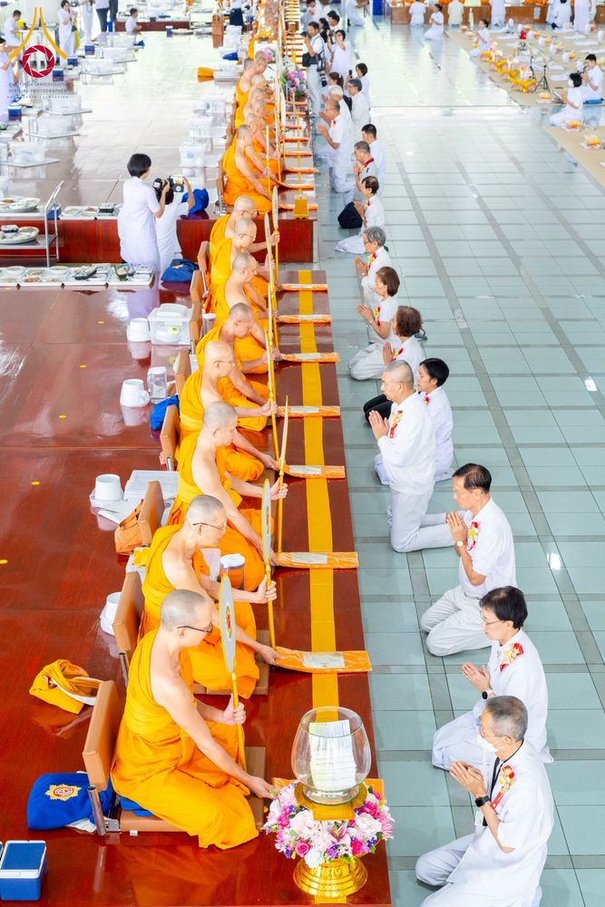 ภาพ No.265918:วันพุธที่ 5 พฤศจิกายน พ.ศ. 2568 (วันพระ ขึ้น 15 ค่ำ เดือน 12) พิธีบุพเปตพลี ครั้งที่ 172 ร่วมอุทิศบุญแด่หมู่ญาติที่ล่วงลับไปแล้ว และสืบทอดอายุพระพุทธศาสนา ณ หอฉันคุณยายอาจารย์ฯ วัดพระธรรมกาย