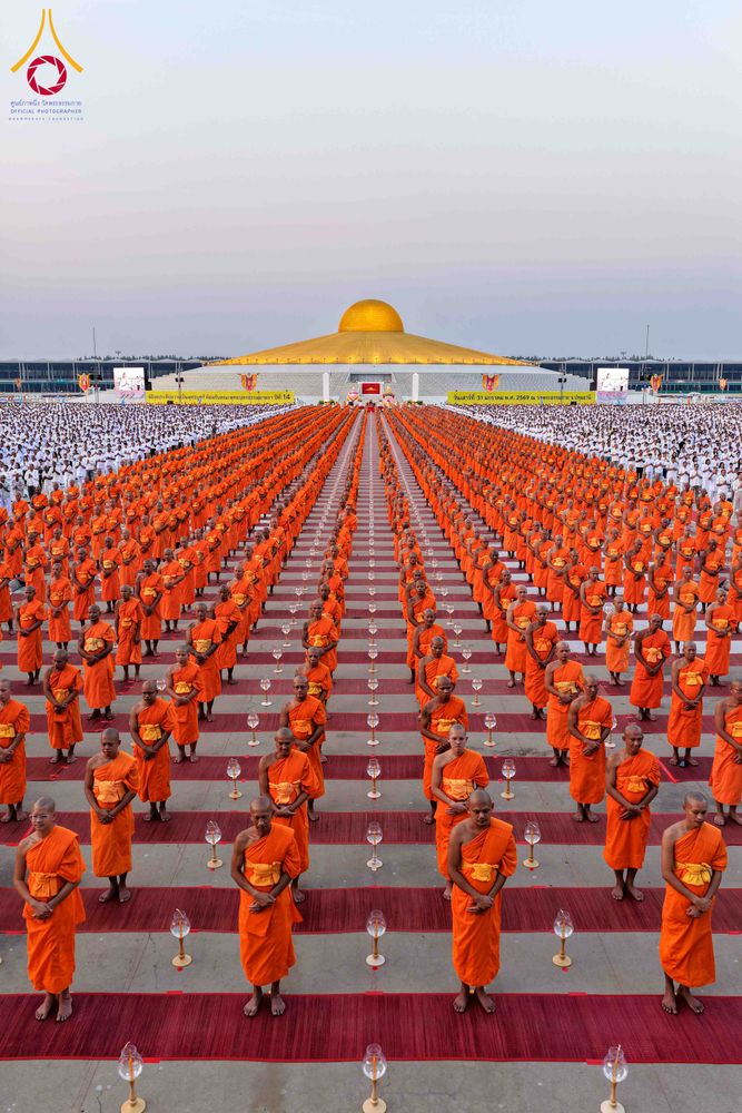 ภาพ No.307194:วันที่ 31 มกราคม พ.ศ. 2569  พิธีจุดประทีปธรรมถวายเป็นพุทธบูชา  และบูชาธรรมมหาปูชนียาจารย์ (ภาพชุดที่ 1) ณ วัดพระธรรมกาย ปทุมธานี ในโครงการธรรมยาตรา กตัญญูบูชา มหาปูชนียาจารย์ พระมงคลเทพมุนี(สด จนฺทสโร) พระผู้ปราบมาร อนุสรณ์สถาน 7 แห่ง ปีที่ 14