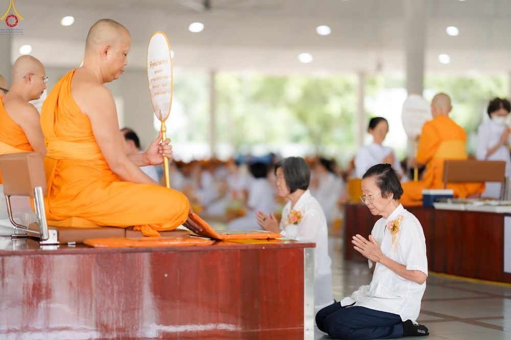 ภาพ No.348216:วันที่ 10 กันยายน พ.ศ.2569 พิธีสวดพระพุทธมนต์ และถวายภัตตาหารเป็นสังฆทาน เนื่องในวันครบ 26 ปี วันคล้ายละสังขาร คุณยายอาจารย์มหารัตนอุบาสิกาจันทร์ ขนนกยูง ณ หอฉันคุณยายอาจารย์ฯ วัดพระธรรมกาย