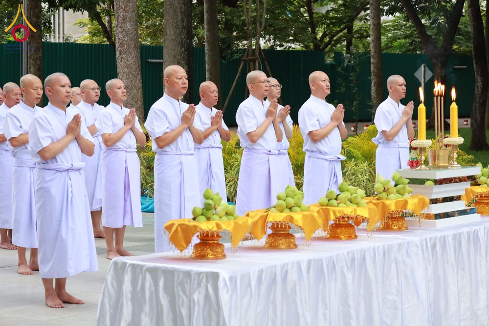 ภาพ No.286499:วันเสาร์ที่ 12 กรกฏาคม พ.ศ.2568 พิธีบรรพชาอุปสมบท  โครงการบรรพชาอุปสมบทหมู่ ธรรมทายาทนานาชาติ(ภาคภาษาจีน), โครงการบรรพชาสามเณร โรงเรียนนานาชาติ รุ่นที 14