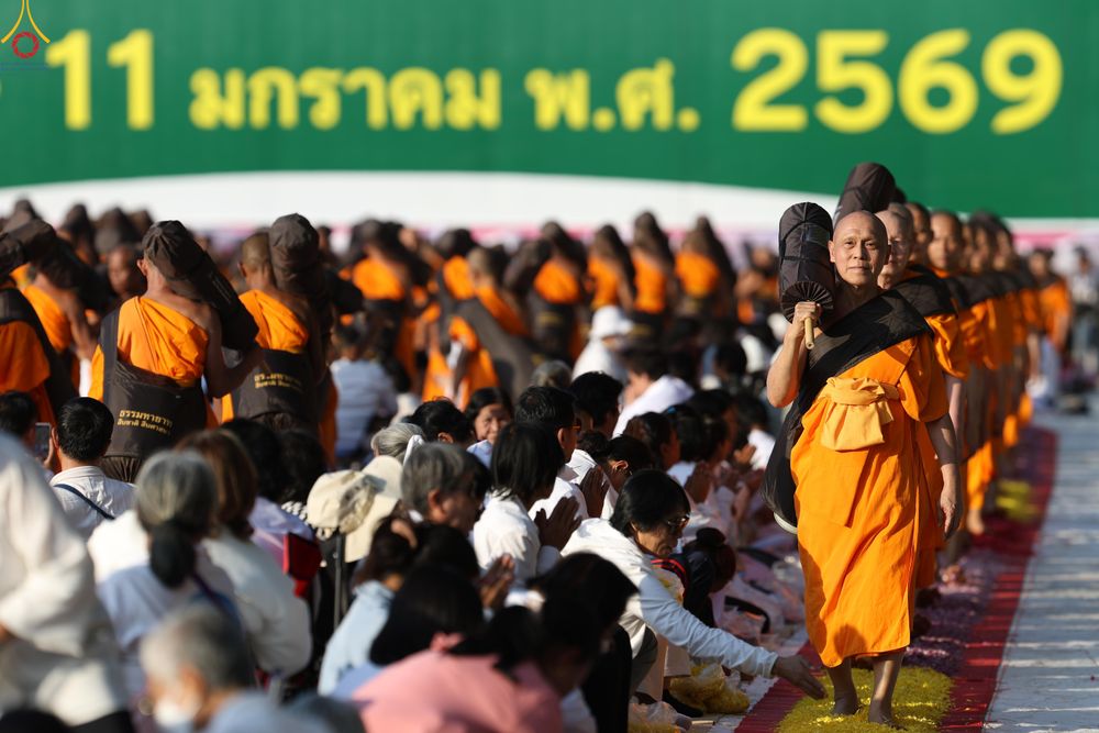 ภาพ No.290523:วันที่ 7 มกราคม พ.ศ. 2569 พิธีต้อนรับพระธรรมยาตรา ณ อนุสรณ์สถานลำดับที่ 2  สถานที่ตั้งมโนปณิธานบวชตลอดชีวิต อนุสรณ์สถานคลองบางนางแท่น (ภาพชุดที่ 2) อ.สามพราน จ.นครปฐม ในโครงการธรรมยาตรา กตัญญูบูชา มหาปูชนียาจารย์ พระมงคลเทพมุนี(สด จนฺทสโร) พระผู้ปราบมาร 