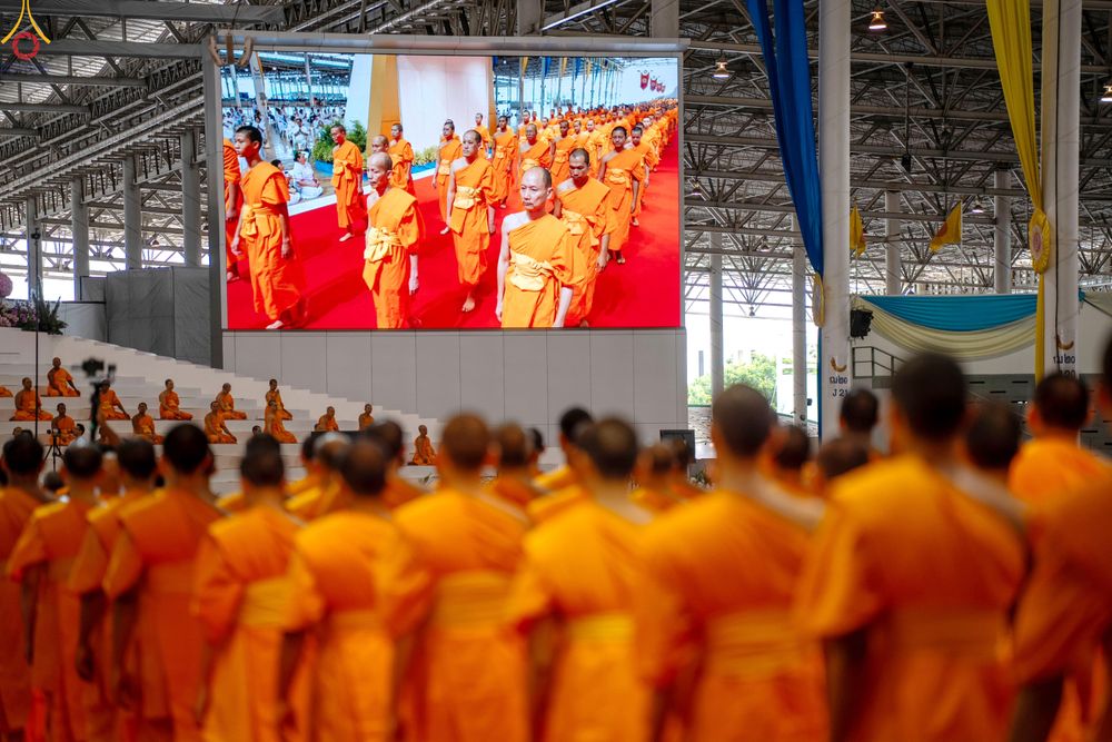 ภาพ No.338960:วันอาทิตย์ที่ 12 กรกฎาคม พ.ศ.2569 พิธีมุทิตาผู้สอบได้เปรียญธรรม ประโยค 1-2 ถึง ป.ธ.9 และ บ.ศ.1-2 ถึง บ.ศ.6 สำนักศาสนศึกษาวัดพระธรรมกาย ประจำปี 2569, พิธีมอบตราตั้งแต่งตั้งอาจารย์ใหญ่ สำนักศาสนศึกษาวัดพระธรรมกาย