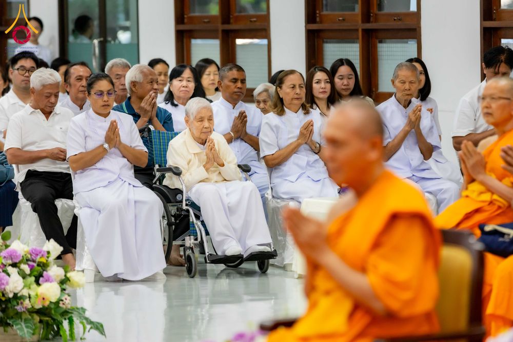ภาพ No.316221:วันเสาร์ที่ 28 มีนาคม พ.ศ. 2569 พิธีบำเพ็ญกุศล คุณพ่อณรงค์ จินตมากุล  สิริอายุ 99 ปี 11 เดือน โยมบิดา พระครูปลัดรัตนวีรวัฒน์ (รังสฤษดิ์ อิทฺธิจินตโก) ที่ปรึกษาเจ้าคณะจังหวัดปทุมธานี เจ้าอาวาสวัดพระธรรมกาย  ณ ห้องปลูกศรัทธา 2 วัดพระธรรมกาย ปทุมธานี