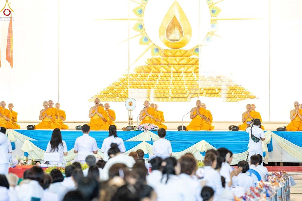 ภาพ No.345345:วันพฤหัสบดีที่ 27 สิงหาคม พ.ศ.2569 พิธีตักบาตรในวันธรรมชัย ณ สภาธรรมกายสากล วัดพระธรรมกาย ปทุมธานี