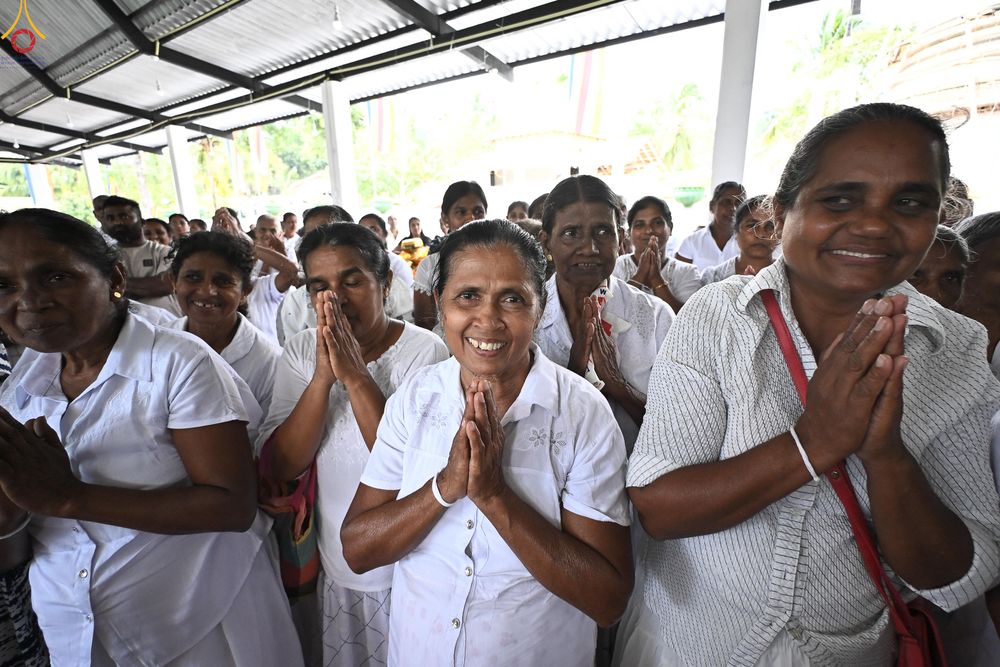 ภาพ No.278714:วันที่ 30 ตุลาคม พ.ศ.2568 กฐินสมทบต่างประเทศ โดยคณะศิษยานุศิษย์ บูชาธรรม 81 ปี หลวงพ่อธัมมชโย ณ วัดศรีสุดาสนะ รังกุต วิหาร ประเทศศรีลังกา