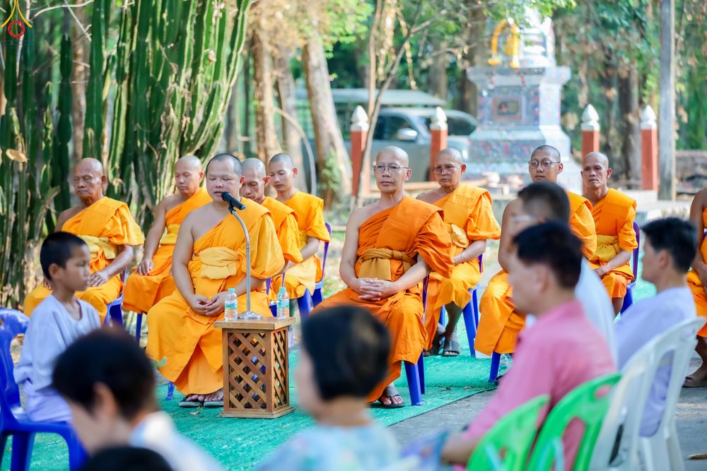 ภาพ No.317936:วันพฤหัสบดีที่ 2 เมษายน พ.ศ.2569 พิธีปลงผม , พิธีขอขมามอบบาตรและผ้าไตร , พิธีบรรพชาสามเณร จำนวน 28 รูป   ณ วัดโซกเป็ดอภิญญาโณ ต.เมืองเก่า อ.เมือง จ.สุโขทัย