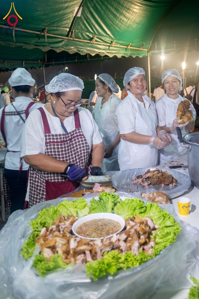 ภาพ No.297826:วันที่ 19 มกราคม พ.ศ. 2569 พิธีถวายภัตตาหารเป็นสังฆทาน แด่พระธรรมยาตรา ณ อนุสรณ์สถานบางปลา วัดบางปลา อำเภอบางเลน จังหวัดนครปฐม ในโครงการธรรมยาตรา กตัญญูบูชา มหาปูชนียาจารย์ พระมงคลเทพมุนี(สด จนฺทสโร) พระผู้ปราบมาร อนุสรณ์สถาน 7 แห่ง ปีที่ 14