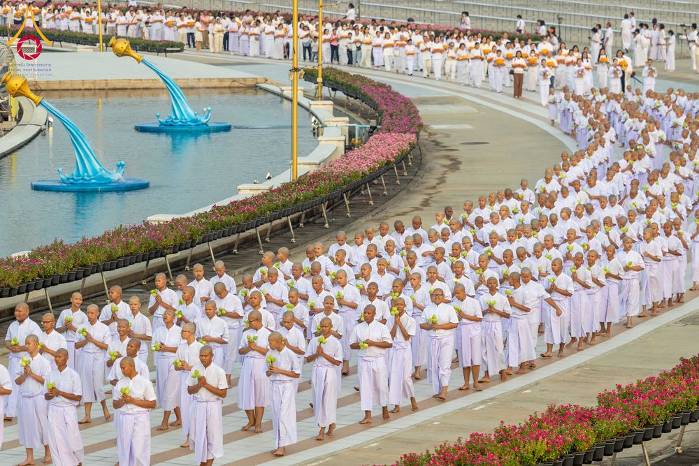 ภาพ No.319391:วันเสาร์ที่ 4 เมษายน พ.ศ.2569 พิธีขอขมา มอบผ้าไตร และถวายบาตรแด่นาคธรรมทายาท ในโครงการบรรพชาสามเณรฟื้นฟูพระพุทธศาสนาทั่วไทย โครงการหน่อแก้วเปรียญธรรม รุ่นที่ 14 โครงการสามเณรยุวธรรมทายาท รุ่นที่ 34 โครงการสามเณรมัชฌิมธรรมทายาท รุ่นที่ 30 ณ สภาธรรมกายสากล