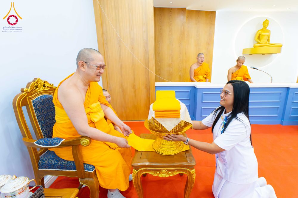 ภาพ No.313218:วันอาทิตย์ที่ 8 มีนาคม พ.ศ. 2569 พิธีสมโภชรูปเหมือนพระมงคลเทพมุนี (สด จนฺทสโร) และพิธีทอดผ้าป่าสามัคคีเพื่อสร้างวิหารพระมงคลเทพมุนี ณ วัดพุทธเคปทาวน์ ประเทศแอฟริกาใต้