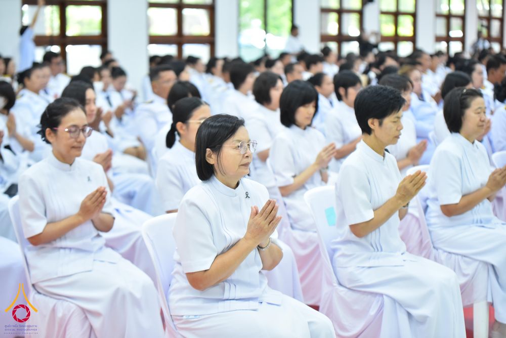 ภาพ No.344214:วันที่ 12 สิงหาคม พ.ศ. 2569  พสกนิกรชาวอำเภอคลองหลวง พร้อมใจร่วมพิธีสวดพระพุทธมนต์และทำบุญตักบาตรถวายพระราชกุศล เนื่องในวันคล้ายวันพระราชสมภพ สมเด็จพระบรมราชชนนีพันปีหลวง และวันแม่แห่งชาติ 12 สิงหาคม 2569