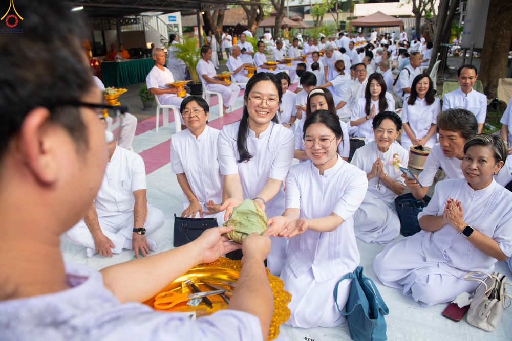 ภาพ No.319770:วันอาทิตย์ที่ 5 เมษายน พ.ศ.2569 พิธีตัดปอยผม และปลงผมนาคธรรมทายาท โครงการบรรพชาและอุปสมบทหมู่ รุ่นบูชาธรรม 82 ปี หลวงพ่อธัมมชโย