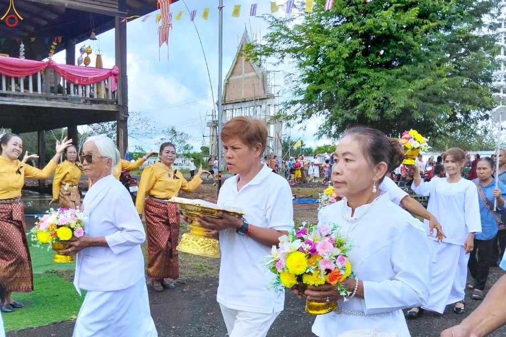 ภาพ No.281917:วันที่ 2 พฤศจิกายน พ.ศ. 2568 พิธีทอดกฐินสามัคคีทั่วไทย 30,000 วัด  โดยคณะศิษยานุศิษย์ บูชาธรรม 81 ปี  หลวงพ่อธัมมชโย ณ วัดใหญ่ลำนางรอง อ.โนนดินแดง จ.บุรีรัมย์