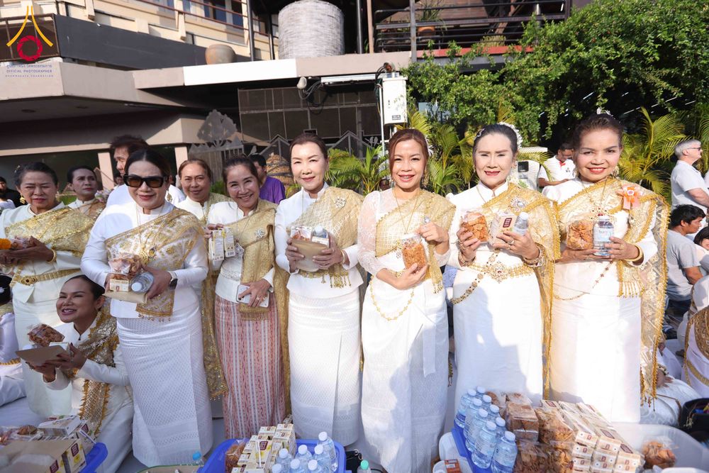 ภาพ No.312863:วันอาทิตย์ที่ 8 มีนาคม พ.ศ.2569 ทำบุญเมืองนครราชสีมา 558 ปี ตักบาตรพระ 10,000 รูป (ภาพชุดที่ 2)